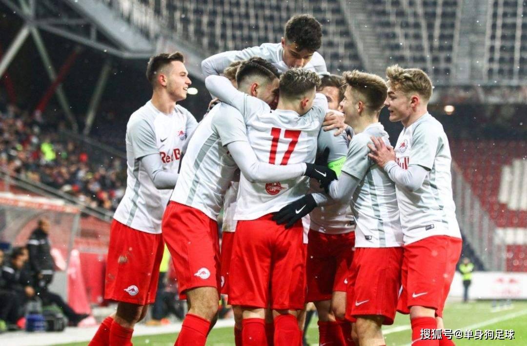  莱比锡红牛锋线双星联手破纪录  